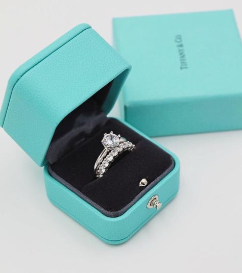 Tiffany Diamond Ring, Tiffany Co Rings, Tiffany Engagement Ring, Wedding Ring Shapes, Tiffany And Co Jewelry, Expensive Jewelry Luxury, Future Engagement Rings, Dream Engagement, Dream Engagement Rings