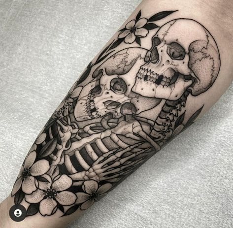 Skeleton Couple Tattoo, Anniversary Tattoo, Lion Art Tattoo, Native Tattoos, Armband Tattoos, Forarm Tattoos, Skeleton Tattoos, Hip Tattoos Women, Tattoos For Lovers