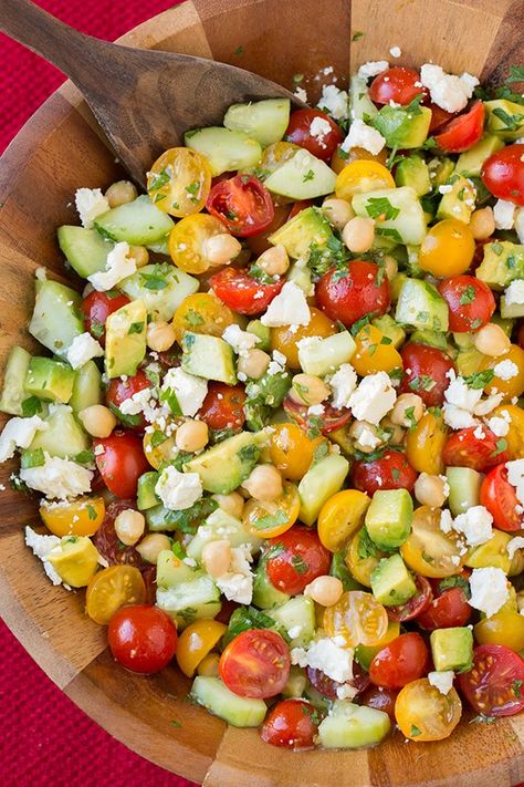 Tomato Avocado Cucumber Chick Pea Salad with Feta and Greek Lemon Dressing - Cooking Classy Best Summer Salad Recipes, Greek Chickpea Salad, Avocado Cucumber, Tomato Avocado, Resep Salad, Chick Pea, Recipes Summer, Pea Salad, Avocado Tomato