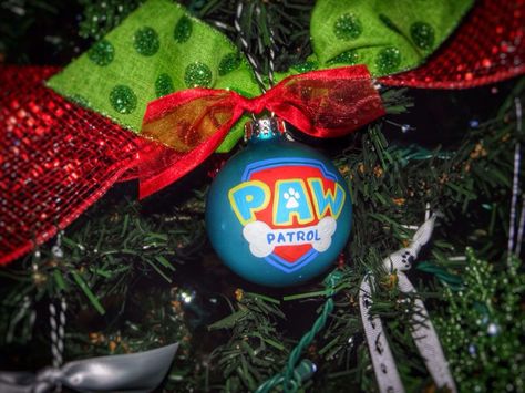 Paw patrol ornament Paw Patrol Ornaments Diy, Paw Patrol Christmas Ornaments, Paw Patrol Ornaments, Xmas Bulbs, Paw Patrol Christmas, Psi Patrol, Christmas Tree Decorating Themes, Ornament Diy, Diy Ornaments