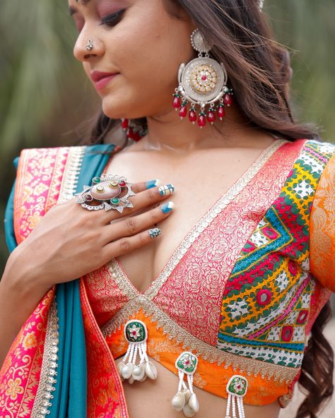 Embracing our rich cultural heritage! Our Chaniya Choli collection is a vibrant tribute to the traditional attire of Gujarat. Each piece is carefully crafted to showcase the intricate designs, colors, and patterns that make this outfit so iconic. @rups_boutique #ChaniyaCholi #GujaratiHeritage #usa #TraditionalAttire #CulturalFashion #india #NavratriVibes #DiwaliFashion #IndianWear #handcraftedwithlove Gujarati Blouse Design, Navarati Dress, Chaniya Choli Blouse Pattern New, Navratri Outfits Ideas, Blouse Desine, Garba Choli, Navratri Blouse, Chaniya Choli Designs, Sleeveless Blouse Saree