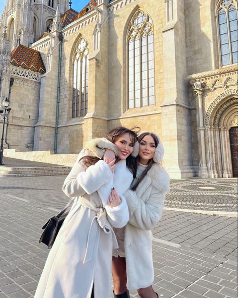 Budapest Outfit Winter, Budapest Outfit, Prague Outfit, Bff Travel, Budapest City, Budapest Travel, Bff Outfits, Trip Outfits, Autumn Fits