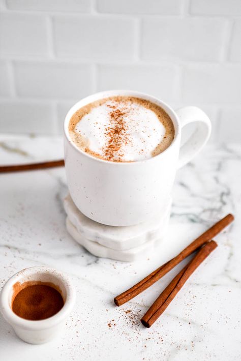 Starbucks cinnamon dolce latte recipe in white kitchen with cinnamon sticks Coconut Milk Tea, Homemade Chai Tea, Homemade Pumpkin Spice Latte, Tea Latte Recipe, Fall Fun Food, 10k A Month, Homemade Pumpkin Spice, Cinnamon Tea, Pumpkin Chai