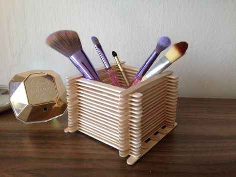 Popsicle Stick Basket, Makeup Organizer Diy, Diy Popsicle, Organizer Diy, Makeup Organization Diy, Popsicle Stick, Makeup Organizer, Popsicle Sticks, Diy Organization