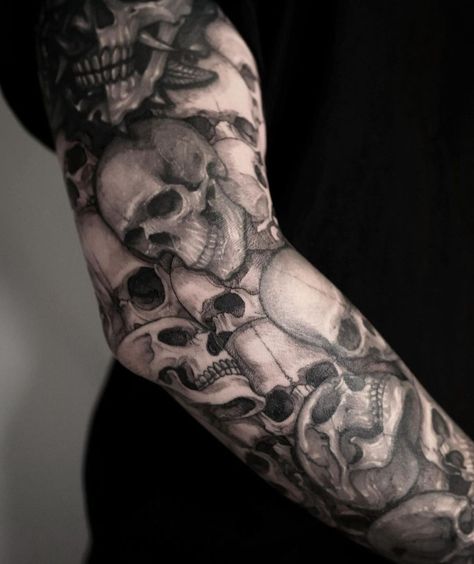 Men Skull Tattoos, Gothic Tattoos Men, Skull Arm Tattoos For Women, Full Black Tattoo, Skull Tattoo Arm, Gothic Tattoo Men, Realistic Skull Tattoo Design, Cyberpunk Tattoo Design Ideas, Skull Tattoo Sleeve