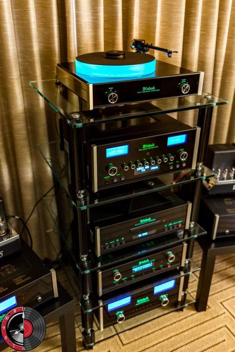 Newport 2016: McIntosh creates blue heaven | Part-Time Audiophile Mcintosh Stereo, Mcintosh Audio, Diy Hifi, Audiophile Listening Room, Stereo Equipment, Hifi Audiophile, Audiophile Speakers, Audio Rack, Vintage Stereo