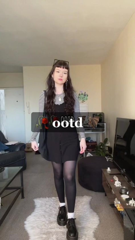 Total Black, White Socks, Fashion 2024, Concrete Jungle, Ootd Outfit, Black Tights, S Video, Wearing Black, Fashion Inspo Outfits