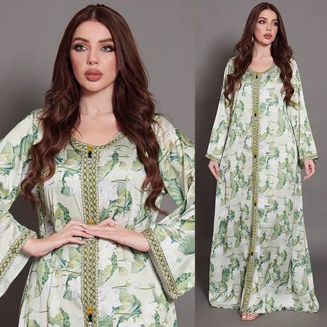 Islamic Clothing Women, Printed Abaya, Grass Patio, Arabic Kaftan, Muslim Long Dress, Brioche Recipe, Dress Abaya, Moroccan Fashion, Printed Robe