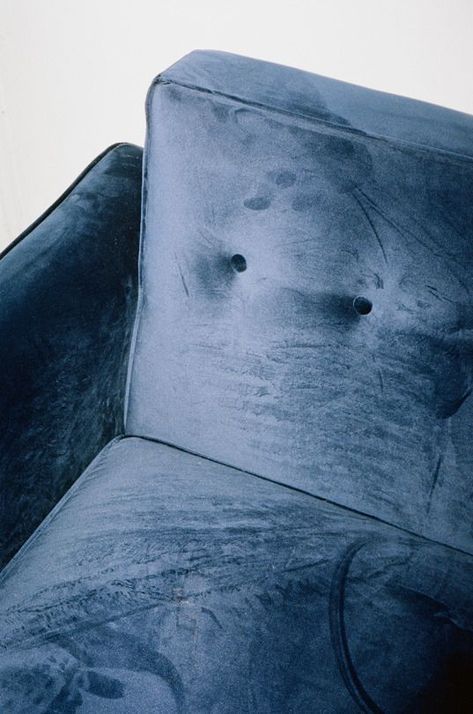 Wendy Morgan / Décoration / Home / Design / Sofa / Ambiance / Velour / Inspiration /#atpatelierspaces Danish Interior Design, Blue Couch, Danish Interior, Josef Albers, Mood Board Inspiration, Piet Mondrian, Feeling Blue, Ravenclaw, Color Textures