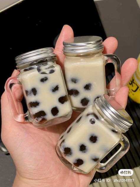 Bubble Tea Ideas, Bubble Tea Aesthetic, Bubble Tea Recipe, Secret Starbucks Drinks, Bubble Tea Boba, Boba Drink, Bubble Milk Tea, Kawaii Cooking, Tastemade Recipes