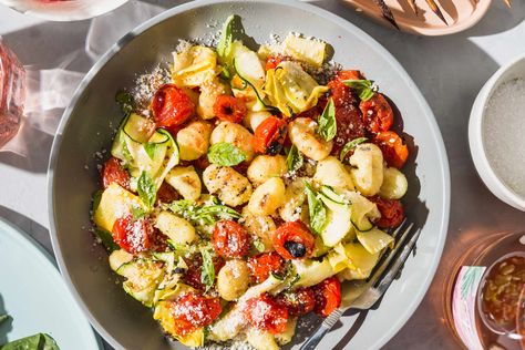 Because dinner still has to get made, even when you absolutely don't feel like cooking. Gnocchi With Tomatoes, Vegetarian Meal Plans, Burst Tomatoes, Grilled Squash, Healthy Vegetarian Dinner, Vegetarian Meal Plan, Homemade Cooking, Best Vegetarian Recipes, Grilled Tomatoes