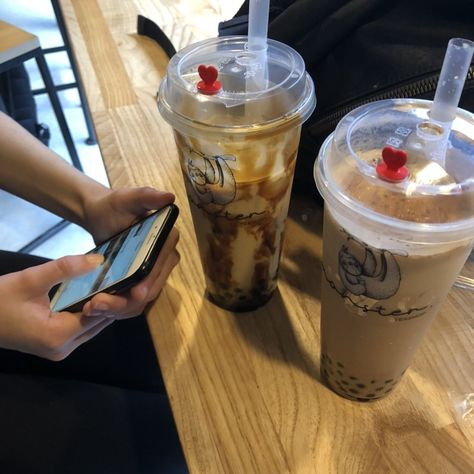 Milk Tea Date, Boba Date Aesthetic, Bestie Dates Ideas, Boba Date, Photos For Profile Picture, Pick Yourself Up, Pretty Drinks, Sweet Romance, Bestie Goals