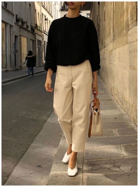 Minimalistic Outfits, Look Zara, Beige Outfit, Mode Inspo, 가을 패션, Minimalist Outfit, White Shoes, Outfits Casuales, Minimal Fashion