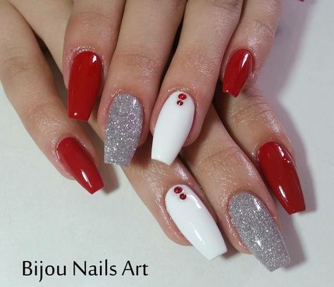 Red And White Nails, Red Acrylic Nails, Gingham Top, Nails Christmas, White Nail Designs, Christmas Nails Acrylic, White Nail, Nails Simple, Nails Gel