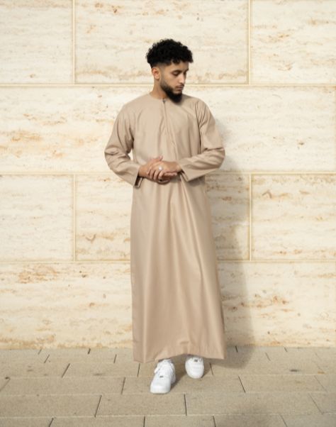 Mens Islamic Fashion, Thobes Men, Muslim Men Clothing, Eid Pics, Waterproof Socks, Stylish Men Wear, Muslim Outfits Casual, Classic Outfit, Muslim Men