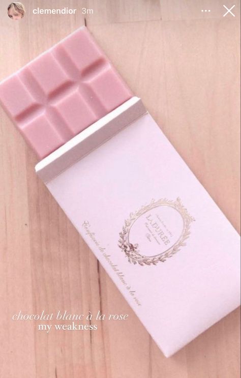 Coquette Food, Crochet Instagram, Laduree Paris, Pink Cosmetics, Pink Chocolate, Gift Box Design, Aesthetic Coquette, Dessert Buffet, Chocolate Packaging