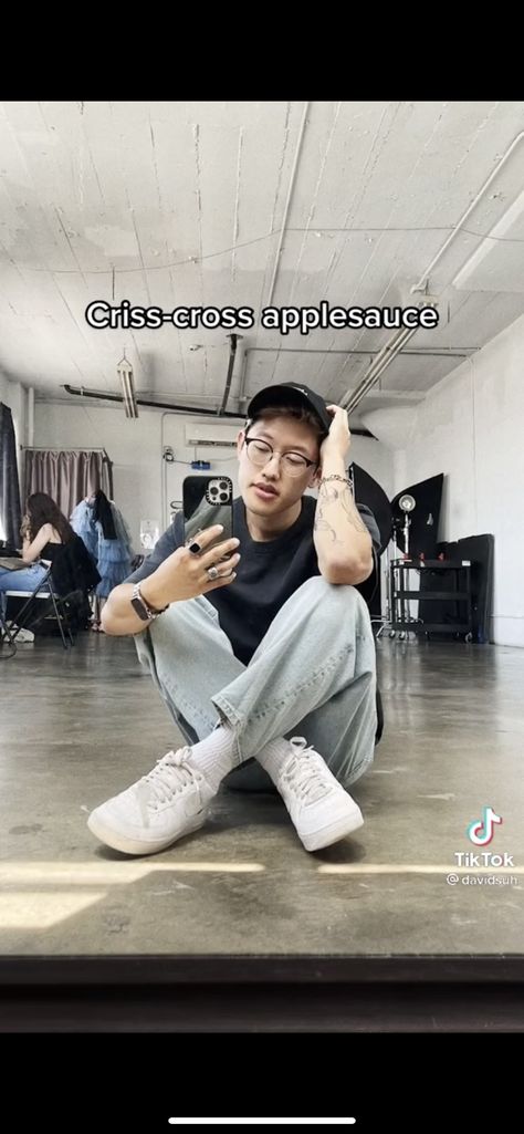 Criss Cross Applesauce Pose, Criss Cross Applesauce, Poses Reference, Human Poses Reference, Human Poses, Photo Inspo, Art Project, Pose Reference, Project Ideas