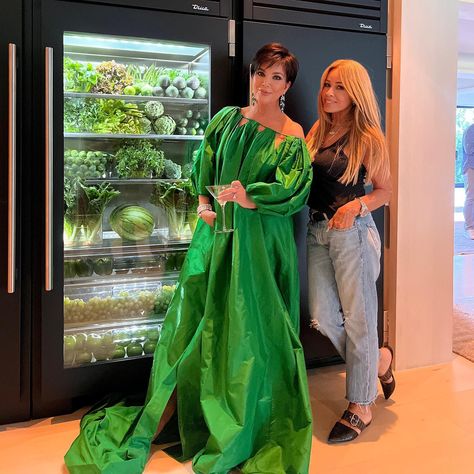 Kris Jenner House, Kris Jenner Style, Jenner House, Cape Wedding, Kaftan Designs, Cape Wedding Dress, Kardashian Family, Jenner Style, Green Vegetables