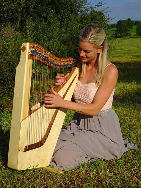 Very small and light Harp with 32 or 34 strings, Travel Harp - Small Travel-Harp 32 strings Harp Pose Reference, Lap Harp, Irish Goddess, Celtic Harp, Irish Harp, Harps Music, Fall City, Folk Instruments, Musical Art