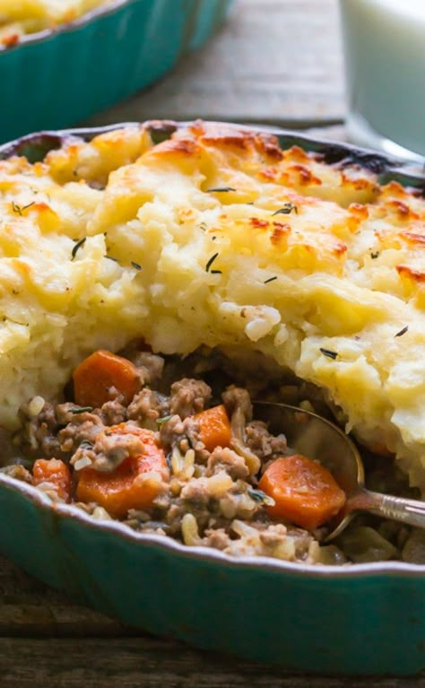 Insanely Delicious Gluten Free Shepherds Pie made with lamb or beef, Whole30 Option. this recipe is SO good you'll be coming back for more! Make it TODAY! Easy Shepherds Pie, Beef Food Recipes, Shepards Pie, British Dishes, Easy Gluten Free Recipes, Recipe 30, Shepherd's Pie, Meat Pie, Gluten Free Recipes Easy