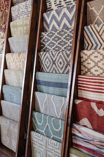 Rugs Display, Tapestry Display, Retail Rug Display, Display Textiles Ideas, Curtain Display, Rug Sample Display, Natural Fabric, Rug Display, Textile Display