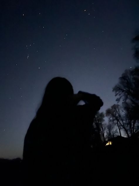 Star Person Aesthetic, Chimera Aesthetic, Elizabeth Campbell, Sibling Duo, Cute Iphone Wallpaper Tumblr, Sky Full Of Stars, Night Scenery, Jen Videos, Solo Pics