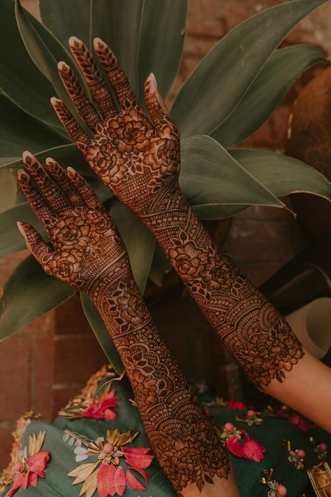 Indian Wedding Aesthetic, Mehendi Photography, Wedding Henna Designs, Indian Henna Designs, Mehndi Designs Bridal Hands, Bridal Henna Designs, Pretty Henna, Henna Art Designs, Wedding Henna