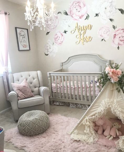 Grey Crib Nursery, Rustic Girl Nursery, Pink And Gray Nursery, Girly Nursery, Girl Nursery Themes, Baby Room Themes, Girl Nursery Room, Girl Cribs