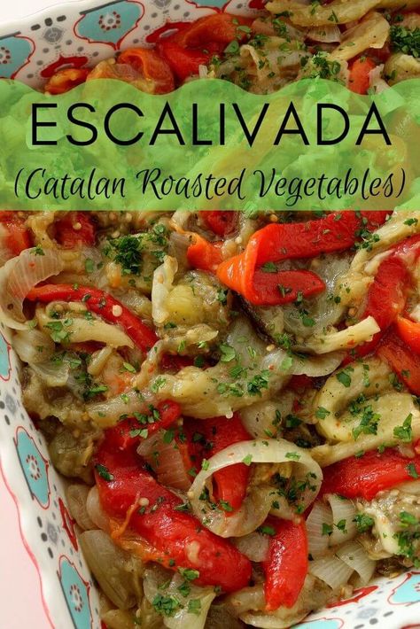 Spanish Side Dishes, Spanish Vegetables, Basque Food, Spanish Tapas Recipes, Chicken Kebab Recipe, Chicken Kebab, Tapas Menu, Kebab Recipe, Red Bell Peppers