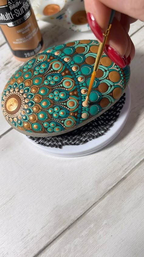 Mente Creations | Getting ready to drop some new things to Etsy for the new year 😍🥰 I hope you all have a wonderful holiday!! ✨🎄 . . #rockpainting... | Instagram Madhubani Designs, Dotting Art, Mandala Dot Art, Mandala Painted Rocks, Diy Rock Art, Mandala Rock Art, Mandala Rocks, Dot Mandala, Dot Art Painting