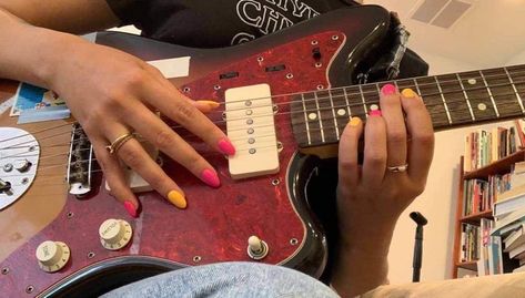 With Acrylic Nails, Guitar Fingers, Short Gel Nails, With Nails, Play Guitar, Best Salon, Guitar For Beginners, Nail Length, Short Nail Designs