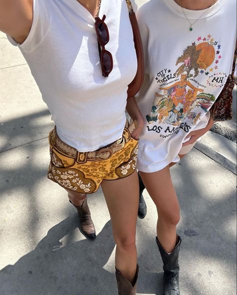 Texas Summer Outfits, Country Fest Outfits, Calgary Stampede Outfits, Woodstock Outfit, Stampede Outfit, Western Inspired Outfits, Texas Cowgirl, Cowgirl Style Outfits, Austin Style