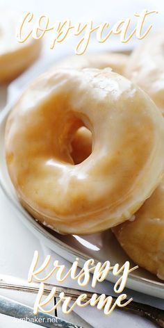 Donut Glaze Recipes, Donuts Aesthetic, Doughnut Recipe Easy, Donuts Donuts, Krispy Kreme Donuts, Homemade Donuts Recipe, Homemade Doughnuts, Glazed Donuts, I Am Baker