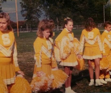 Cheerleader Uniforms, The Cheerleaders, Veronica Sawyer, Heathers The Musical, 70s Aesthetic, No Bad Days, 80s Aesthetic, Girl Vintage, Karate Kid