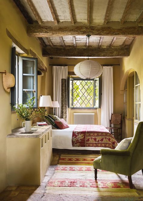 A 16th-century Italian house, restored to a glorious state by Maria Speake of Retrouvius | House & Garden Italian House Interior, Old Italian House, Italian Cottage, Mediterranean Villas, Italian Country House, Tuscan Farmhouse, Bedroom Lighting Ideas, Italian Bedroom, Italian Farmhouse