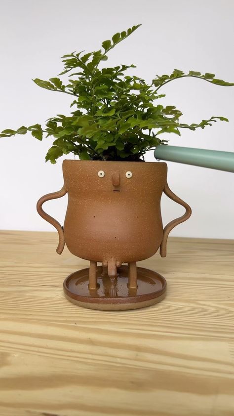 Love in Pottery | by @artandsuchevan. Piss Pot 🪴 This handmade stoneware planter pot prevents overwatering by peeing out your plant’s excess water🚿 The… | Instagram Pottery Plant Pots, How To Make Ceramic, Clay Plant Pots, Tableware Design, Ceramic Flower Pots, Ceramic Pitcher, Ceramics Ideas Pottery, Ceramic Studio, Ceramic Plate