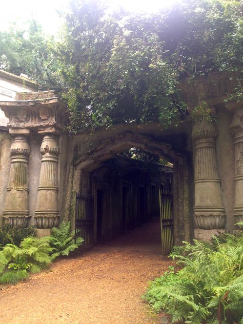 Highgate cemetery Cemetery Entrance, Haunted Castles, Highgate Cemetery, Haunted Castle, Haunted Houses, Haunted Places, Grand Entrance, Haunted House, Cemetery