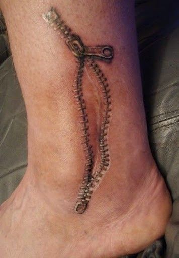 Scar tattoo Zipper Tattoos, Zipper Tattoo, Corset Tattoo, Scars Tattoo, Tato 3d, Tattoos With Deep Meaning, Tattoo Over Scar, Tattoos Pinterest, Tattoos To Cover Scars