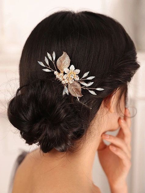 Hair Accessories Bridesmaid, Bridesmaid Hair Pieces, Prom Photography, Hair Accessories Bridal, Hair Accessories Wedding, Mother Of The Bride Hair, Wedding Hair Piece, Bridesmaid Hair Accessories, Crystal Hair Comb