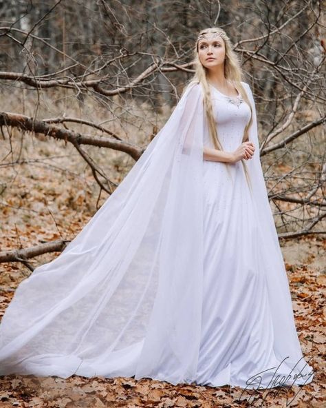 Lotr Wedding, Real Photography, Types Of Gowns, Whimsical Dress, Elven Jewelry, Fantasy Land, Pretty Images, Autumn Vibes, Fantasy Dress