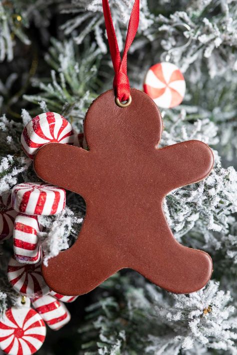 Diy Leather Ornaments, Leather Christmas Ornaments, Christmas Silhouettes, Leather Christmas Gifts, Leather Christmas, The Gingerbread Man, Leather Working Patterns, Ornament Craft, Silhouette Christmas