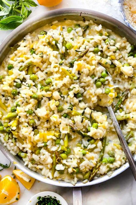 Spring Risotto, Risotto With Asparagus, Italian Rice Dishes, Asparagus And Peas, Spaghetti With Meat Sauce, Clams Recipe, Spaghetti With Meat, Mediterranean Orzo Salad, Pea Risotto