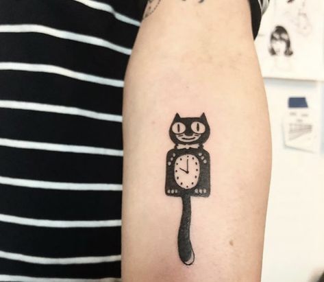 Tiny Cat Tattoos, Small Black Tattoo, Simple Cat Tattoos, Tiny Cat Tattoo, Kit Kat Clock, Cats As Pets, Cat Lover Tattoo, Kit Cat Clock, Cat Tattoo Simple