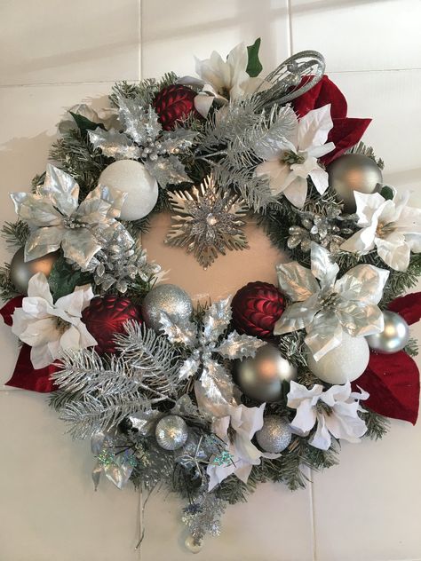 (1) Holiday Wreath 20" – 4 Seasons By Rosa, LLC Christmas Wearths Ideas, Red White And Silver Christmas, White And Silver Christmas, Snow Wreath, Christmas Wreath Designs, Silver Christmas Ornaments, Holiday Wreaths Christmas, White Christmas Wreath, Red Christmas Decor