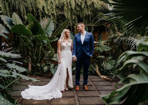 This dreamy All Inclusive Micro Wedding at the Westin Resort in Conchal, Costa Rica was the perfect easy planning solution for this busy couple. • Check it out! Costa Rica Wedding Dress, Costa Rica Resorts, Jungle Wedding, Wedding Shot List, Costa Rica Wedding, Wedding Vows Renewal, Beach Ceremony, Cute Wedding Ideas, Micro Wedding