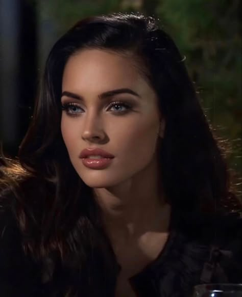 Semi Makeup, Megan Fox Makeup, Megan Fox Hair, Goddess Makeup, Jennifer's Body, Makati, Megan Fox, Brunette Hair, Ponytail Hairstyles