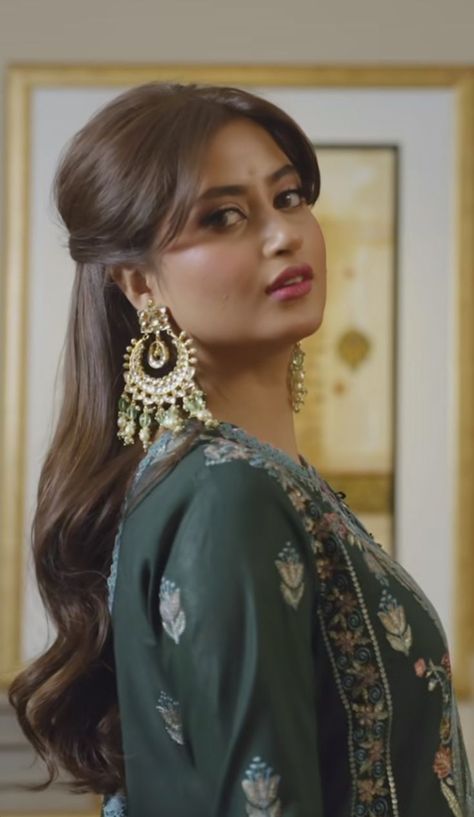 Eid Hairstyles, Hair Style On Saree, Sajal Aly, Traditional Hairstyle, Handsome Celebrities, Bridesmaid Hair Makeup, Sajal Ali, Long Hair Wedding Styles, Brown Hair Balayage