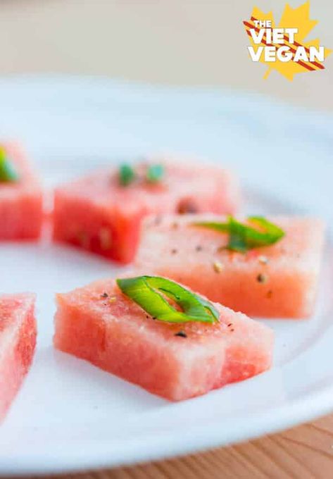 Watermelon Chilli Salt Amuse Bouche Amuse Bouche Ideas, Watermelon Bites, Watermelon Recipe, Chili Salt, Refreshing Snacks, Light Meals, Gourmet Vegan, Kentucky Derby Party, Watermelon Recipes