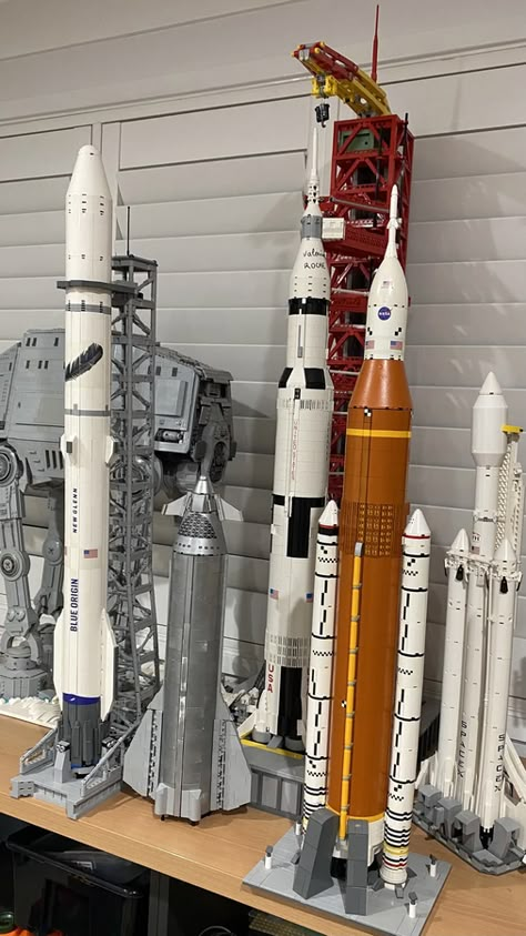 Model Spaceships, Lego Rocket, Spaceship Model, Space Lego, Lego Website, Model Rocketry, Spacecraft Design, Space Launch System, Space Explorer