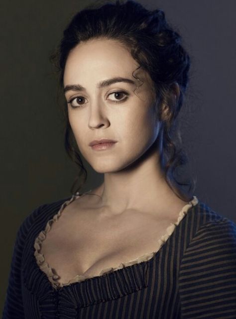 Heather Lind from Turn Washingtons spies! Heather Lind, Turn Washington's Spies, Hamilton Funny, Elizabeth Montgomery, Historical Drama, Turn Ons, Beauty